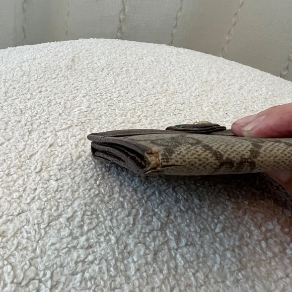 Authentic Gucci Wallet Color Brown Bi-fold GG Sherry line - Picture 4 of 11